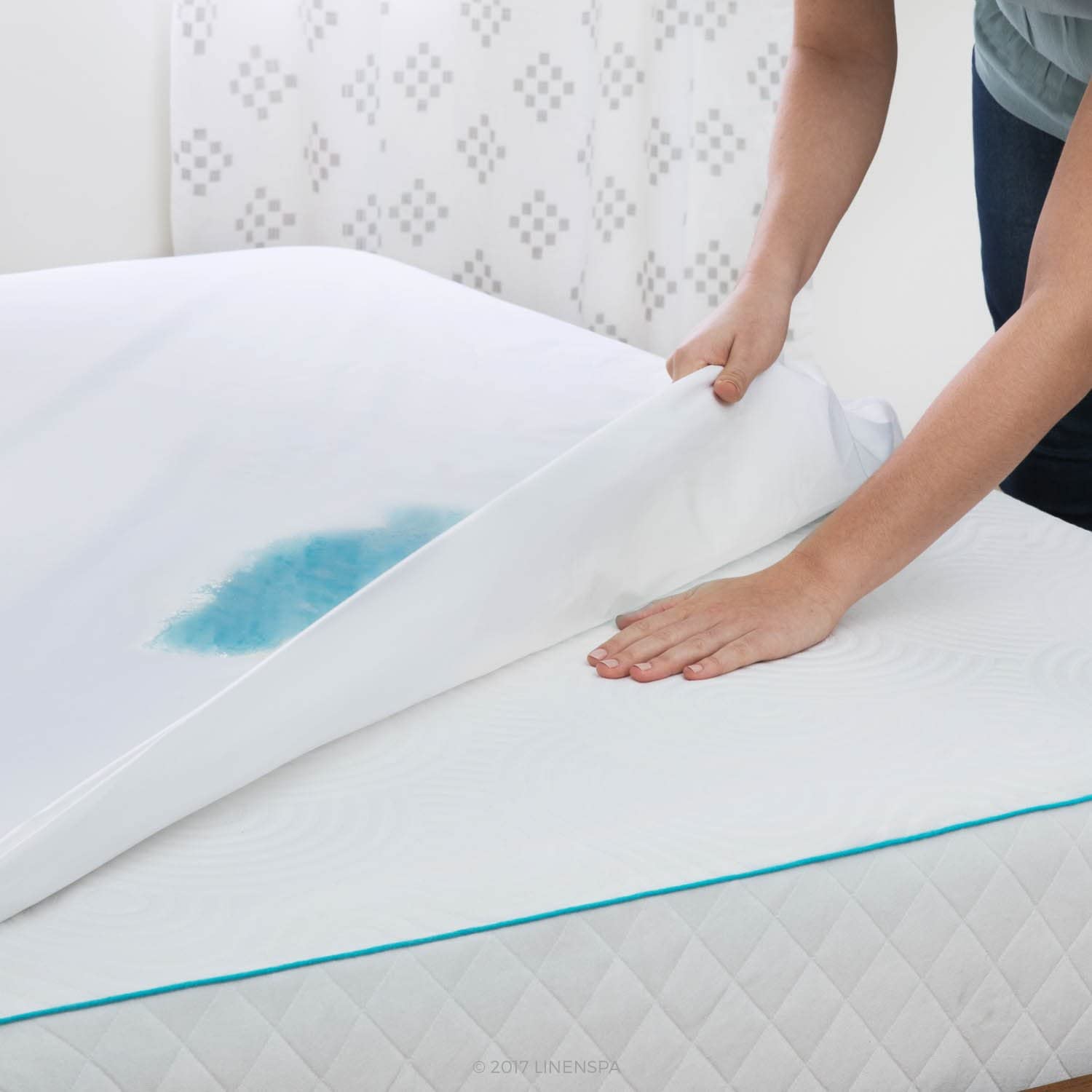 Linenspa Bedding Premium Smooth Fabric Mattress Protector