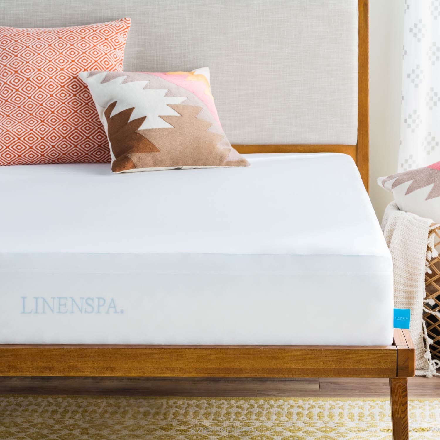 Linenspa Bedding Premium Smooth Fabric Mattress Protector