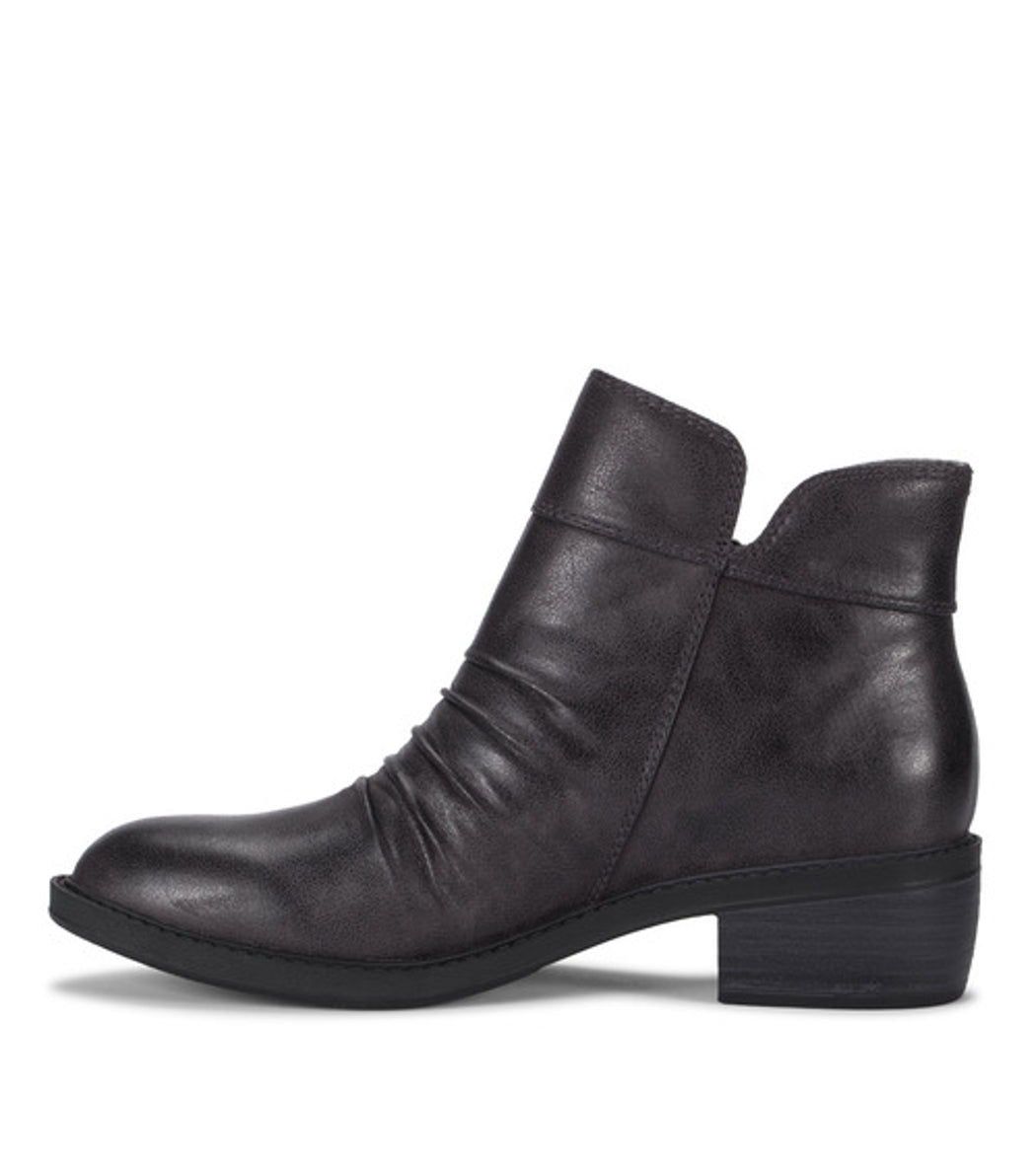 Baretraps Womens Sam Ruched Lug Sole Ankle Booties